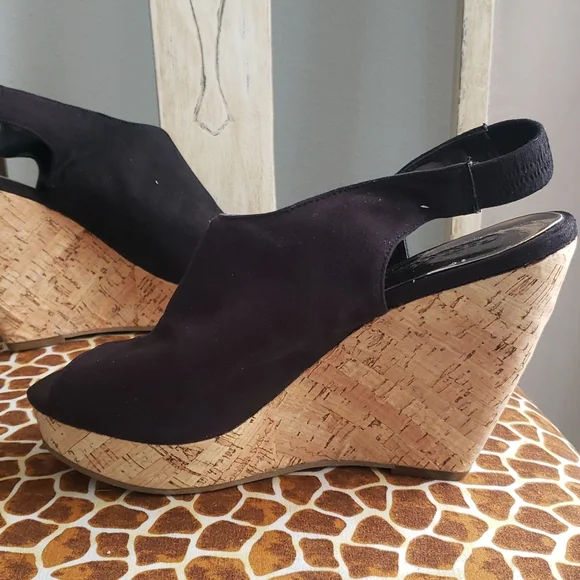 Carlos - Picture 4 of 11